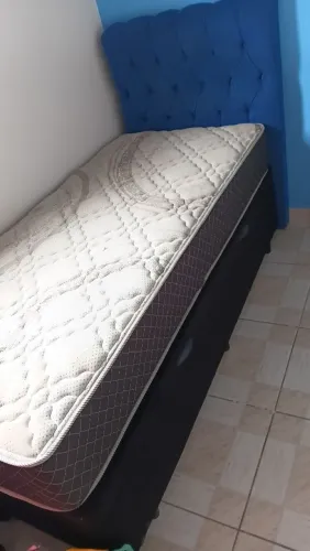 Cama BOX solteiro com baú e cabeceira.