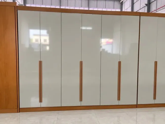 GUARDA ROUPAS COM 6 PORTAS (ENTREGA E MONTA)