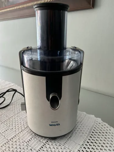 Espremedor de frutas e vegetais