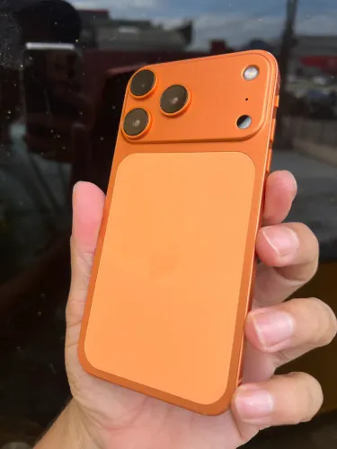 Carcaça do iPhone XR que deixa como 17PRO já instalada 