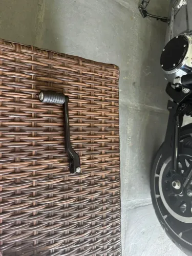Pedal de marcha traseiro preto de touring