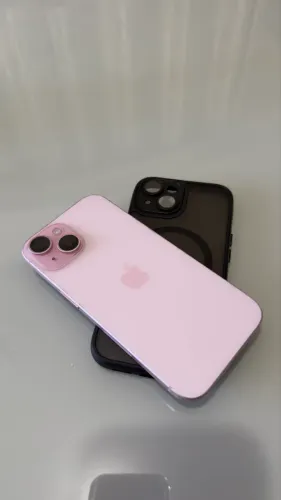 iPhone 15 Rose de 128. GB impecável bateria 93%