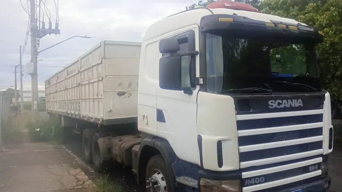 Scania r400, axor2544,DAF XF 460 e 2 carreta graneleiras