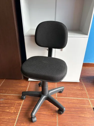 Cadeira giratória secretária - Nova 