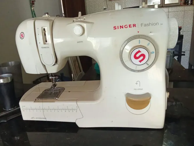 Vendo máquina de costura