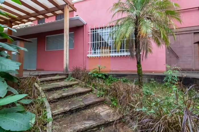 Imóvel comercial 4 vagas 400 m² na Rua Itápolis, Pacaembu
