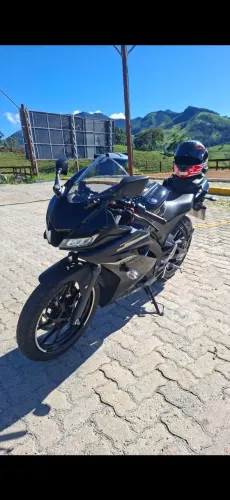 Yamaha R15 2025 - Venda para quitação do financiamentoVendo