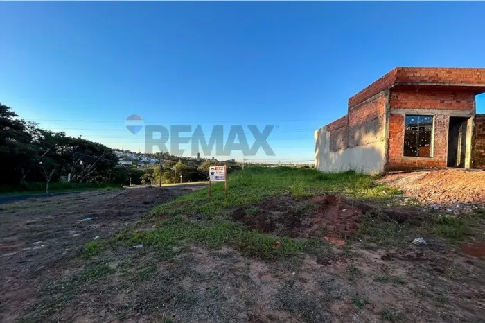 Terreno à Venda 250 m² | Bairro Lívia | Botucatu/SP