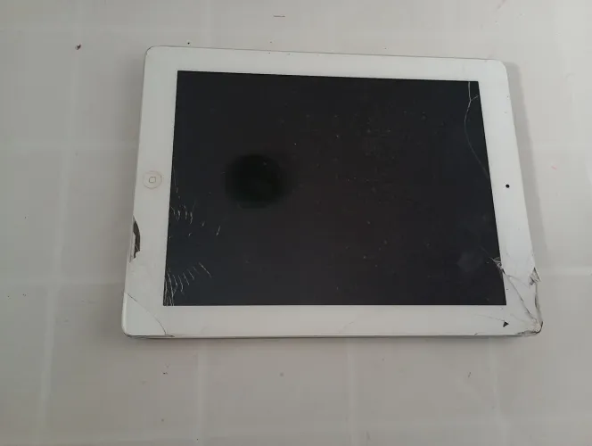 Vendo Ipad Apple para retirada de peças 