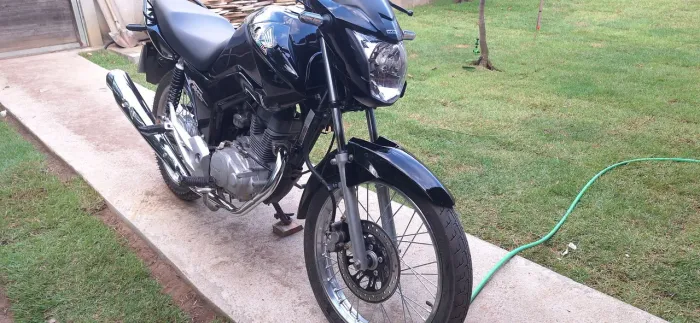 Fan 125 esd 2014, moto em estado de nova sem detalhe.