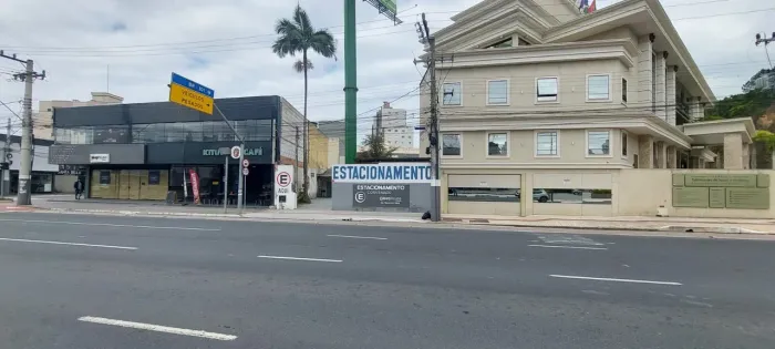 Alugo ou vendo para fins comerciais.