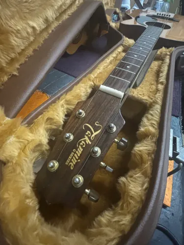 Violão Takamine com case rígido