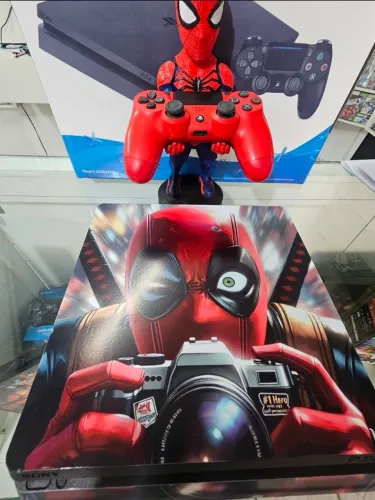 Playstation 4 pasta térmica trocada higienização feita e personalizado com garantia