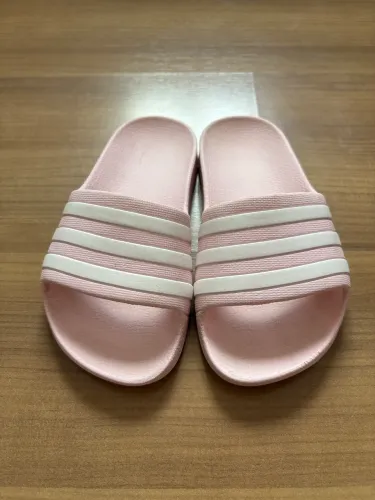 Chinelo adidas 28