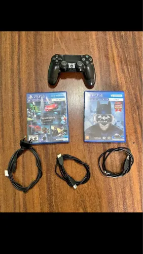 PS4 com controle + 2 jogos Joinville
