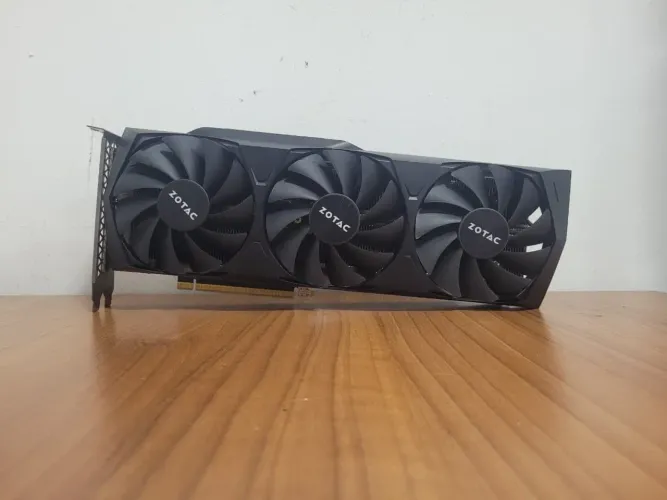 Placa de vídeo NVIDIA 3070 Zotac Triple Fan