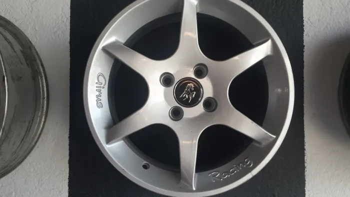 Roda aro 16 Girus Gr270 Prata 4x100 avulsa nova 