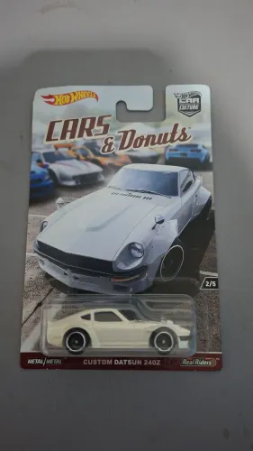 Miniatura Hot Wheels 2017 Custom Datsun 240Z Car Culture - Cars & Donuts - DWH88
