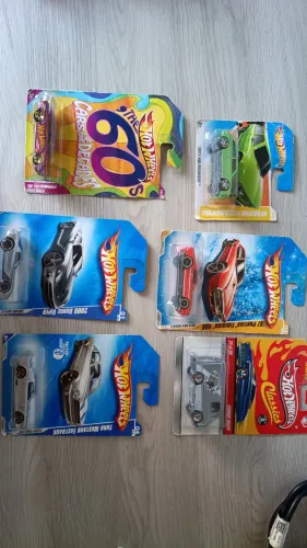 Vendo kit de carrinhos Hot Wheels 