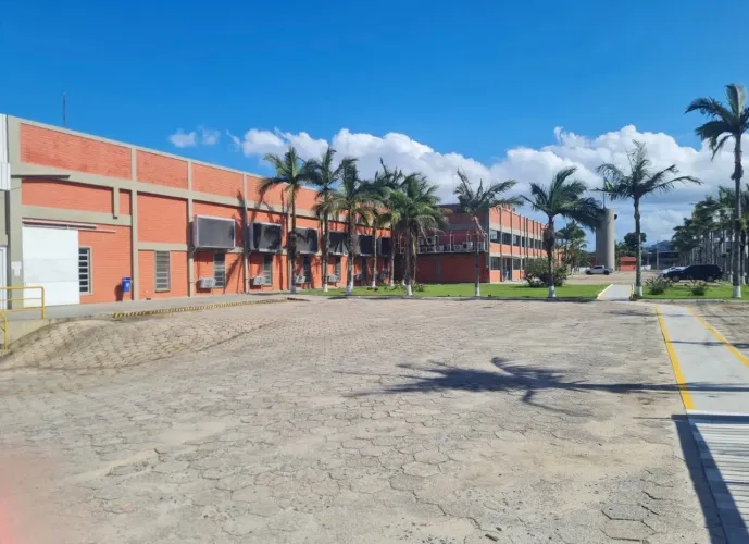 GALPÃO PARA LOCAÇÃO EM BIGUAÇU/SC