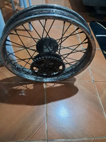 Vendo roda da crosser 150 / 100 reais