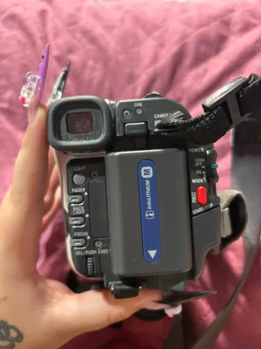 Sony Handycam CCD-TRV138 Hi8 Nightshot plus