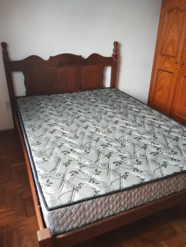 Colchão casal de espuma D 28, medida padrão 20 x 138 x 188.