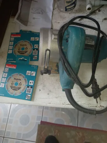 Vendo makita serra mármore
