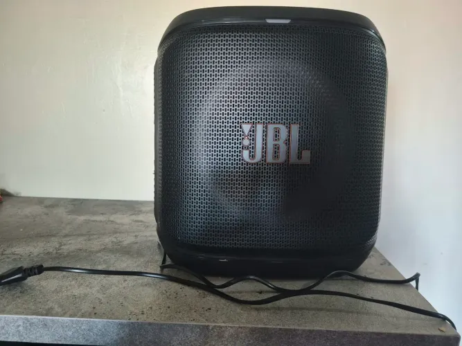 Caixa partybox JBL