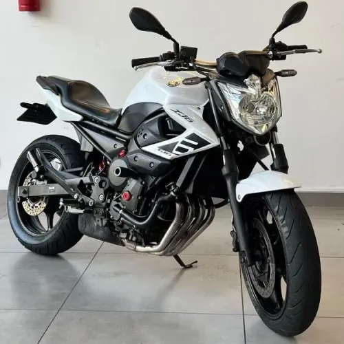 YAMAHA XJ6 N 2012