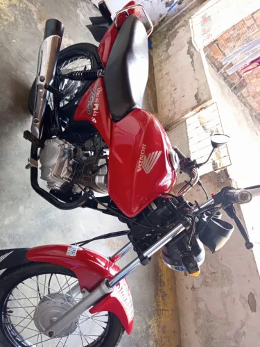 Vende-se Titan 150 Extra pra pessoas exigentes 
