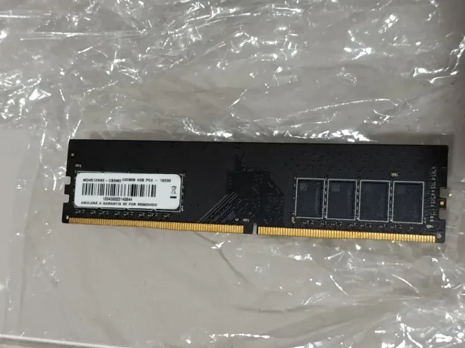 Memória RAM DDR4 4GB NOVA