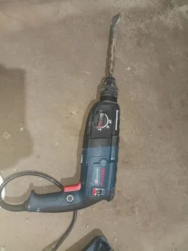 Furadeira impacto Bosch profissional engate rápido
