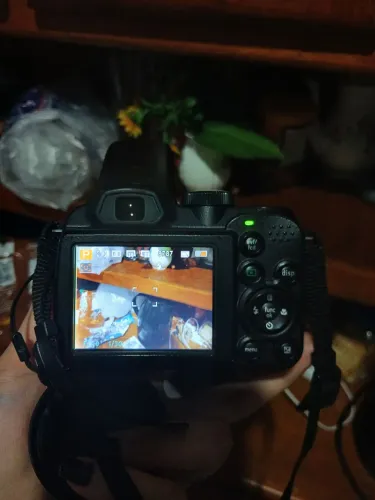 Câmera fotográfica GE x5 com cartão de memória e carregador de pilha (não acompanha pilhas