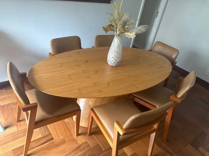Mesa 1,80 x 1,00 mais 6 cadeiras