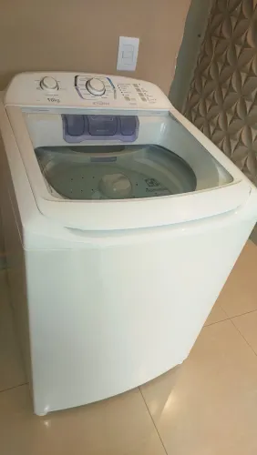 Máquina de lavar roupas Electrolux 16kg de uso particular