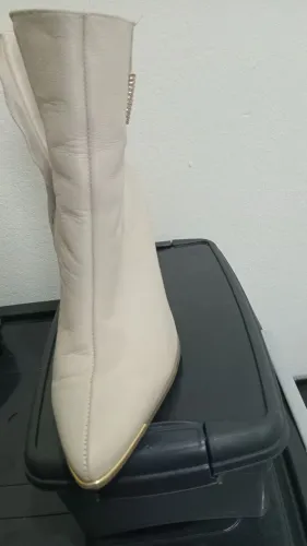 Vendo bota em excelente estado