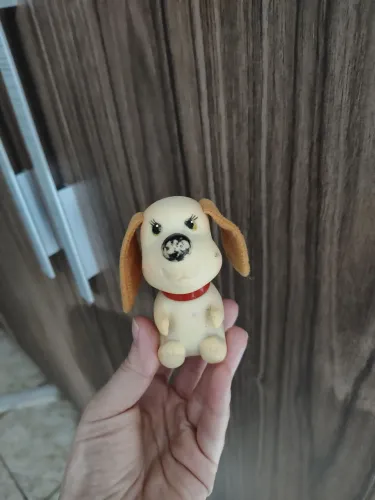 Cachorro de banho bem antigo vintage precisa de restauração