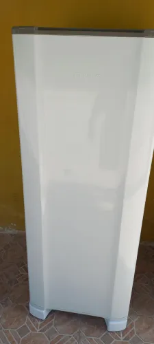 Vende se geladeira esmaltec e fogão 