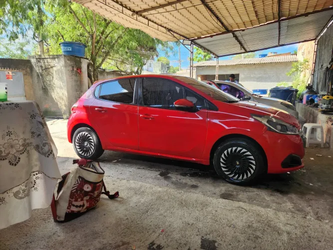 Peugeot 208 Active 1.2 Flex 12V 5P Mec. 2018