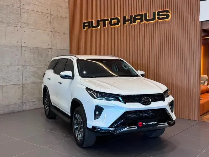 Toyota Hilux SW4 SRX Diamo. 4X4 2.8 TB DIE AUT 2024