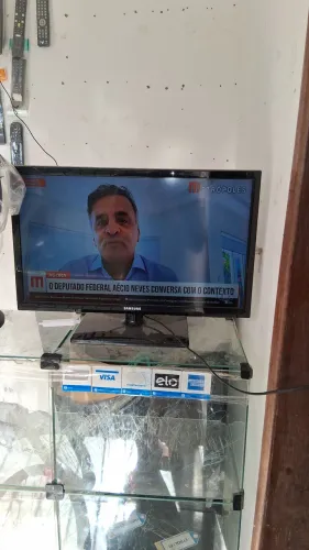 Vendo um TV  Samsung   24 polegadas 