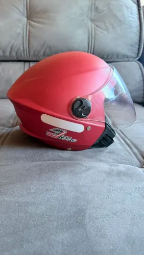 Capacete