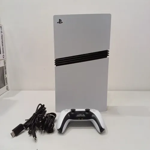 Vendo Console Playstation 5 Pro 2tb Semi novo pego seu game usado na troca