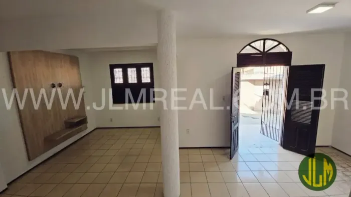 VENDO CASA DUPLEX DE 250m², NO BAIRRO MONTE CASTELO - FORTALEZA - CE