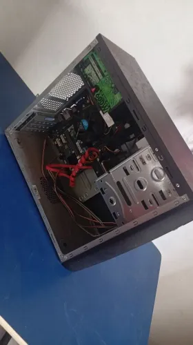 PC Desktop Intel + Fonte 600W (Liga, mas Não Dáp Vídeo - Para Reparo ou Retirada de Peças)