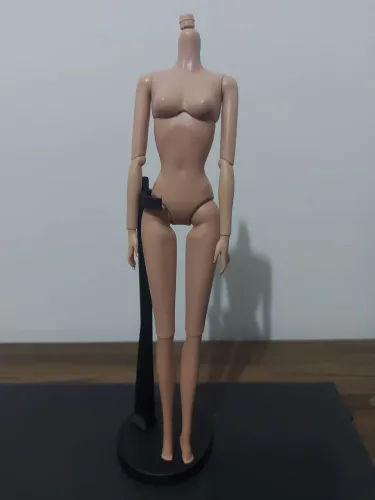 Corpo barbie tal articulado moreno