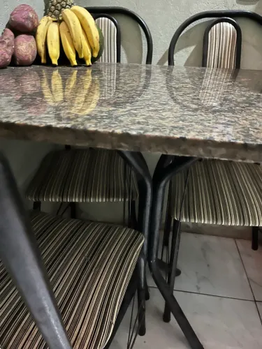 Mesa 4 cadeiras