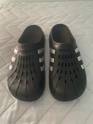 Chinelo Adidas Crocs 