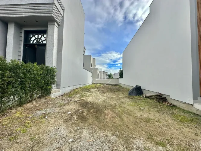 Terreno 150m² em Condomínio - Beira Rio - PLC